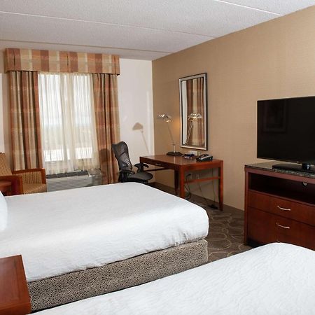 Hilton Garden Inn Erie Bagian luar foto