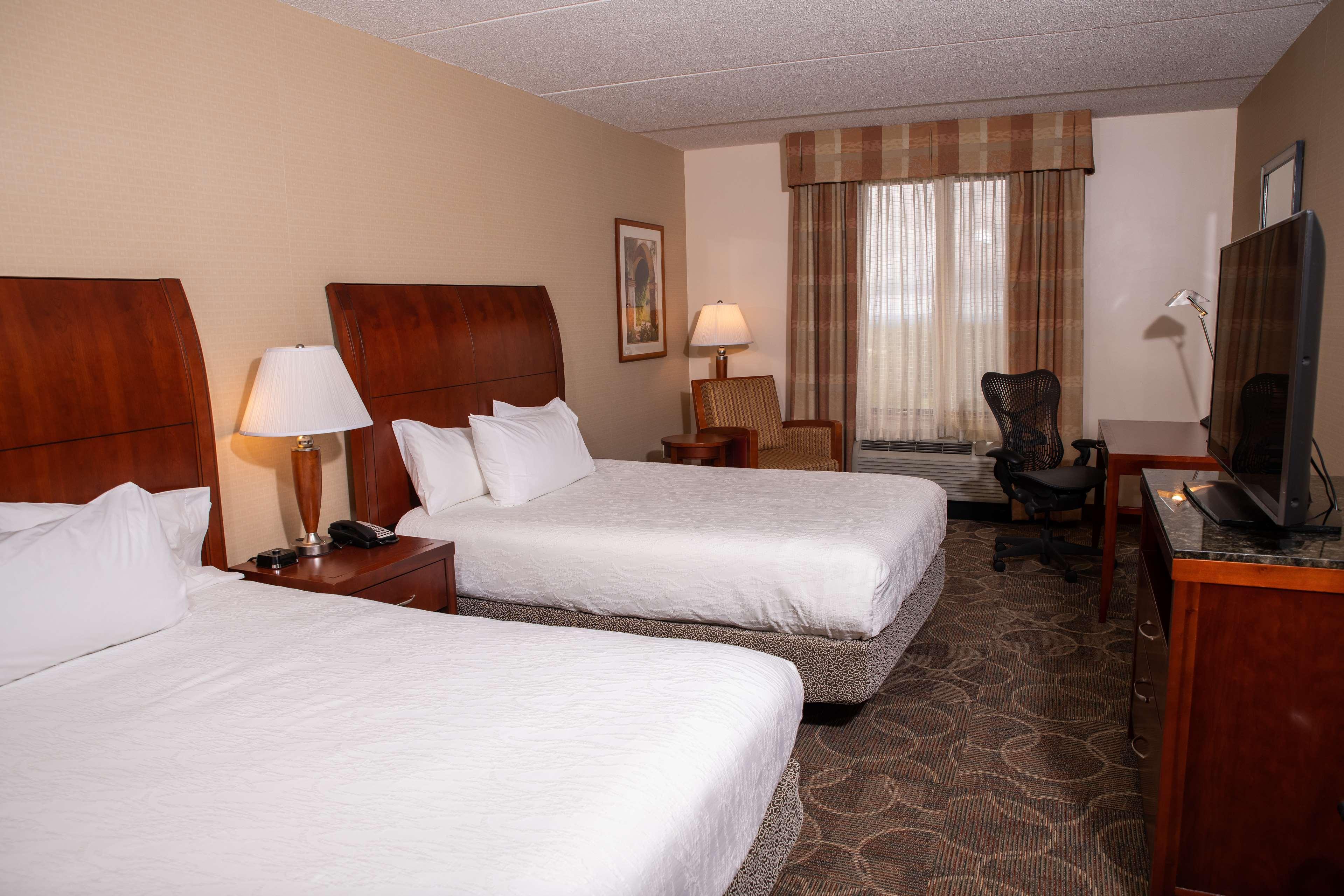 Hilton Garden Inn Erie Bagian luar foto