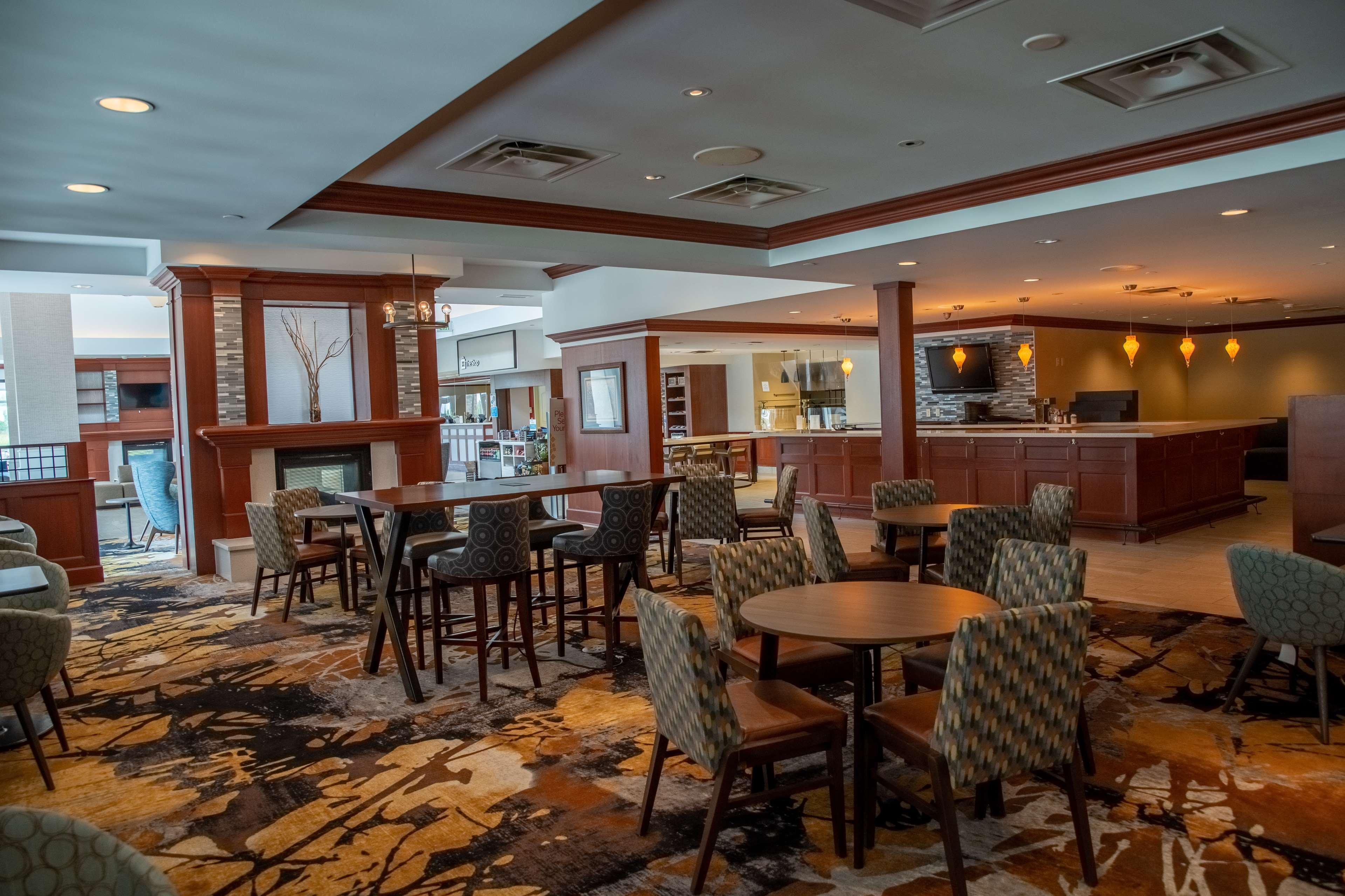 Hilton Garden Inn Erie Bagian luar foto