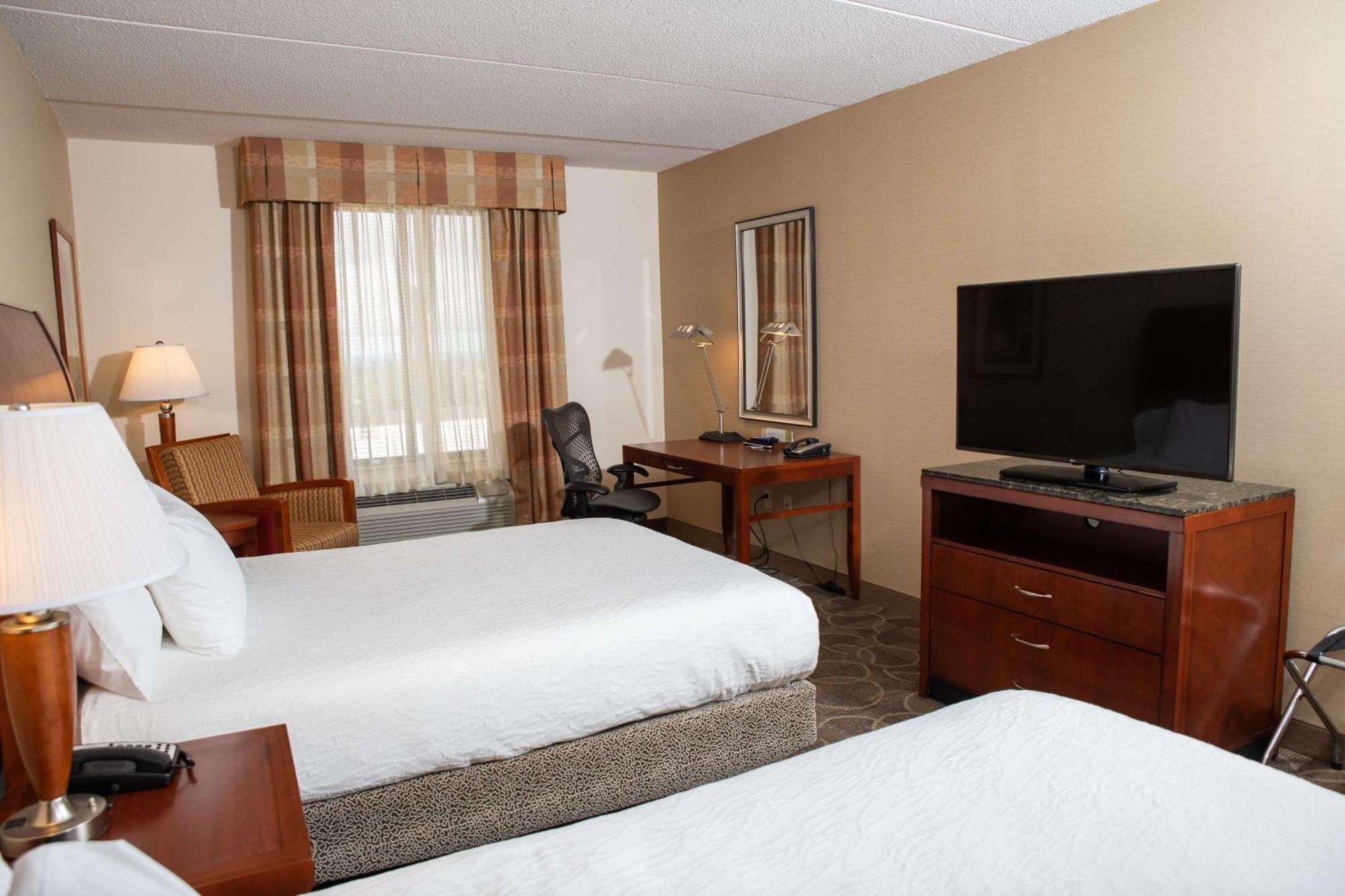 Hilton Garden Inn Erie Bagian luar foto