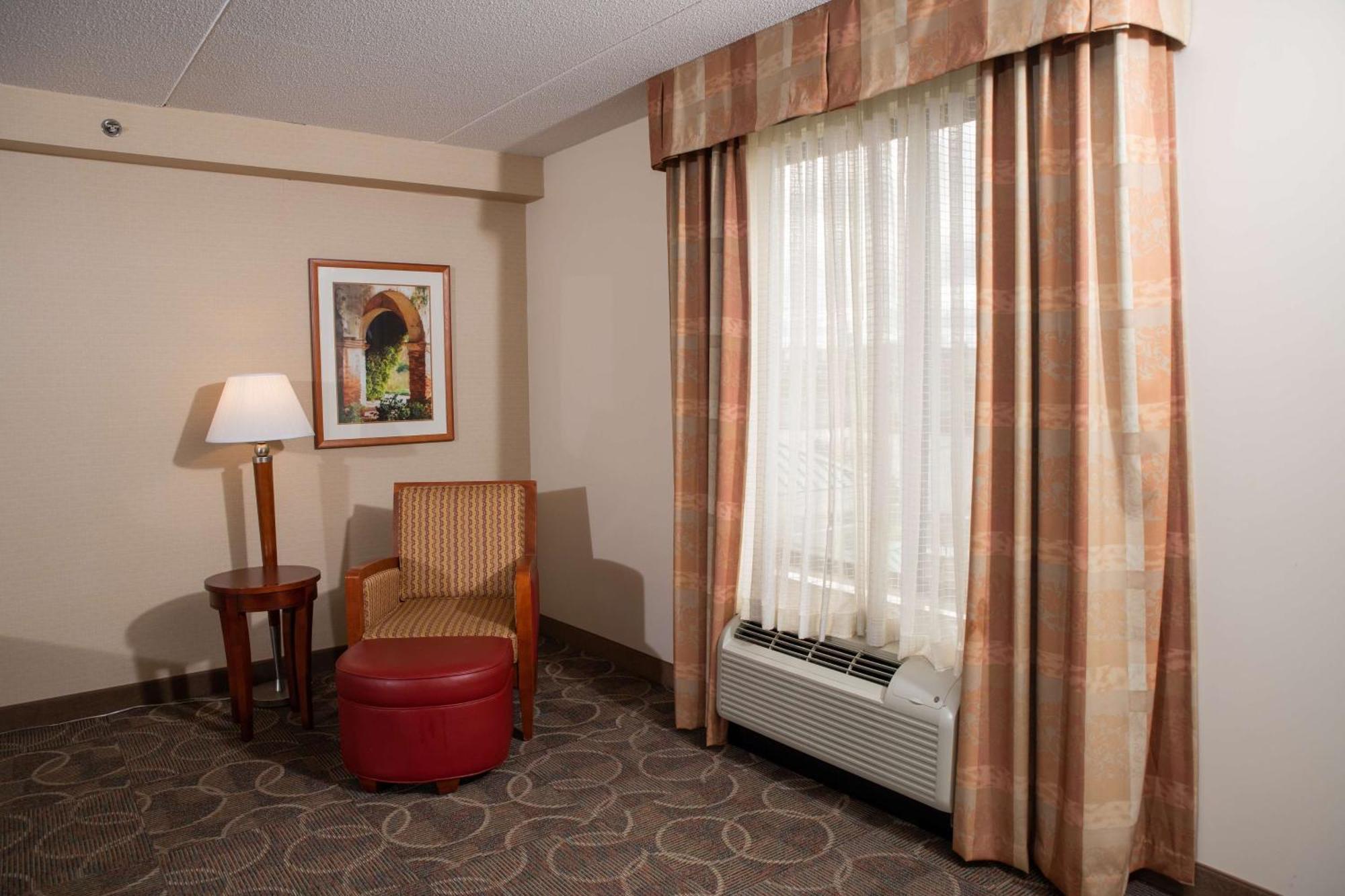 Hilton Garden Inn Erie Bagian luar foto